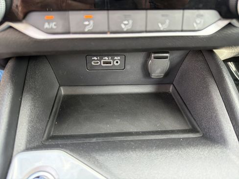 Used 2025 Nissan Altima 2.5 SV FWD image 7