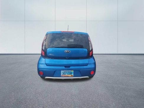 Used 2017 Kia Soul + w/ Designer's Package FWD image 5