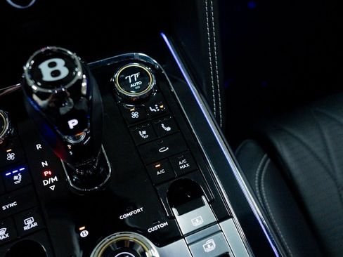 Used 2021 Bentley Flying Spur V8 AWD/4WD image 87