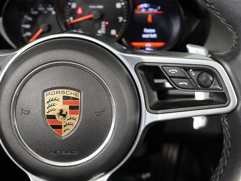 Used 2019 Porsche 718 Boxster RWD image 15