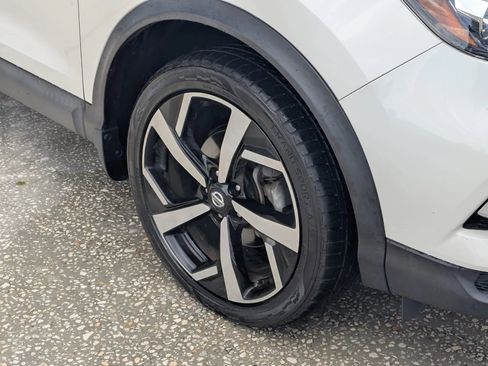 Used 2020 Nissan Rogue Sport SL FWD image 5
