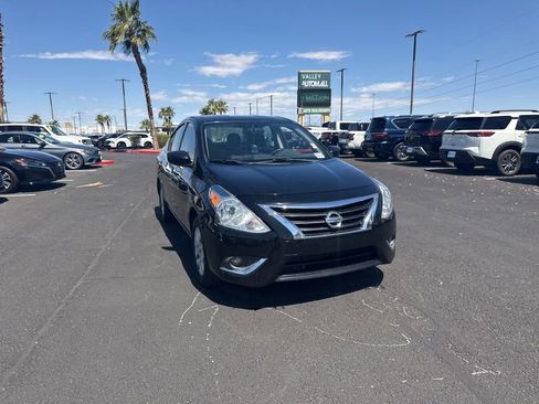 Used 2019 Nissan Versa SV w/ SV Special Edition Package FWD image 3