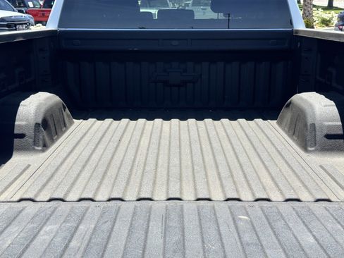 Used 2025 Chevrolet Silverado 1500 LT AWD/4WD image 12