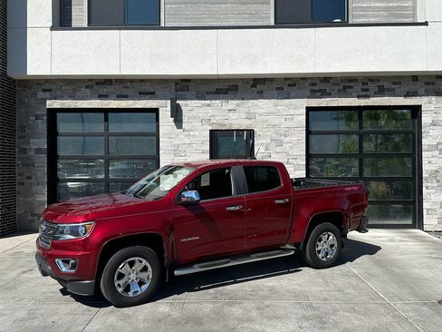 Used 2019 Chevrolet Colorado LT AWD/4WD image 7