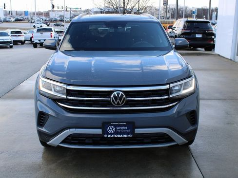 Certified 2022 Volkswagen Atlas Cross Sport SE image 2