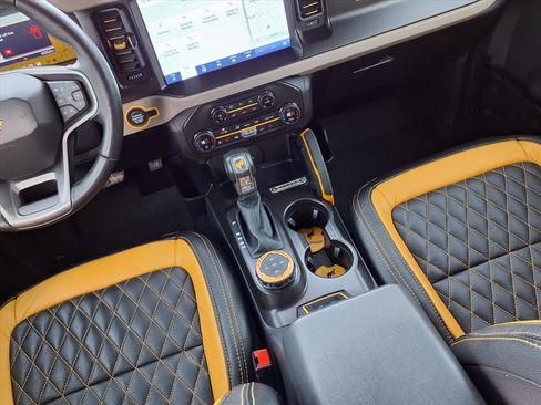 Used 2021 Ford Bronco Wildtrak image 11