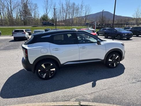 New 2026 Nissan Kicks SR w/ SR Premium Package AWD/4WD image 20