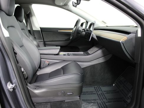 Used 2022 Tesla Model Y Performance image 10