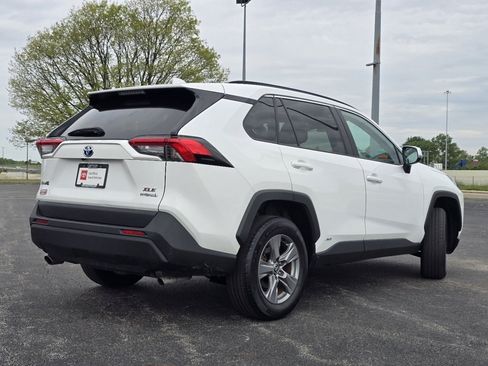 Certified 2022 Toyota RAV4 XLE w/ Convenience Package AWD/4WD image 14