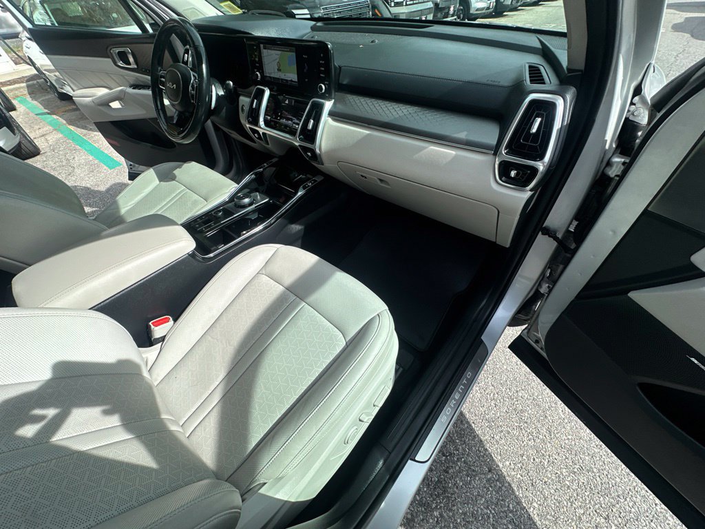 Used 2023 Kia Sorento SX Prestige w/ Panoramic Sunroof Package AWD/4WD image 33
