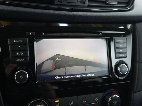 Used 2018 Nissan Rogue S FWD image 21