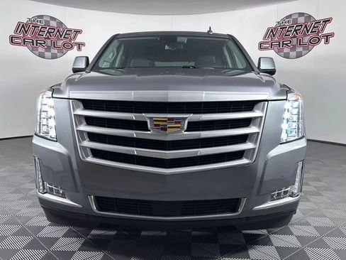 Used 2020 Cadillac Escalade Premium Luxury w/ LPO, Radiant Package AWD/4WD image 2