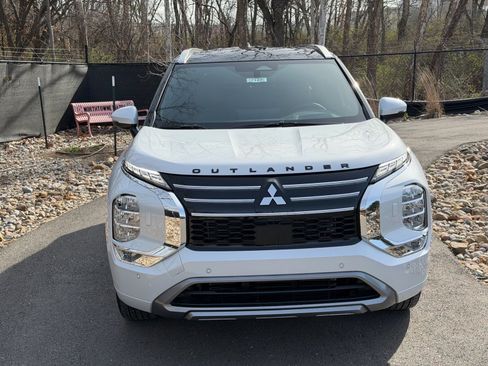 New 2025 Mitsubishi Outlander SEL image 8