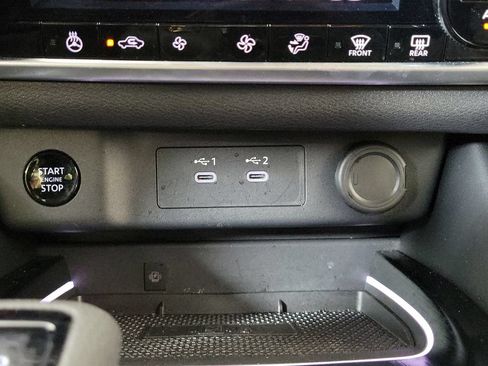 Used 2024 Nissan Rogue Platinum FWD image 21