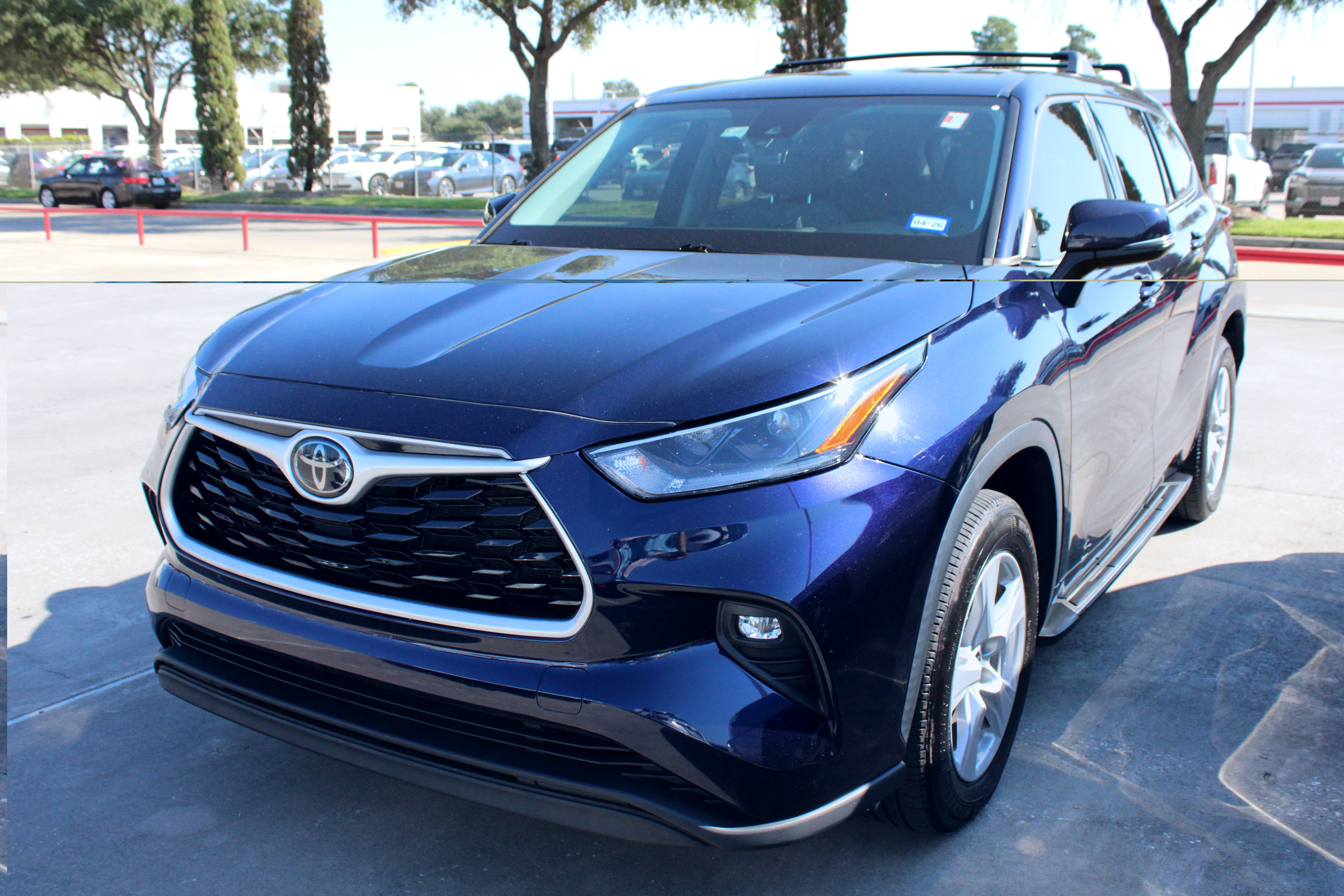 Used 2021 Toyota Highlander LE FWD image 4