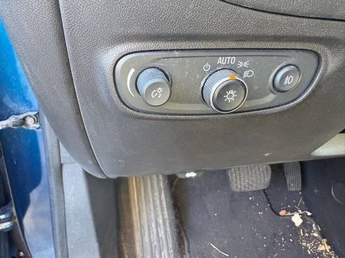 Used 2020 Chevrolet Equinox LT image 9