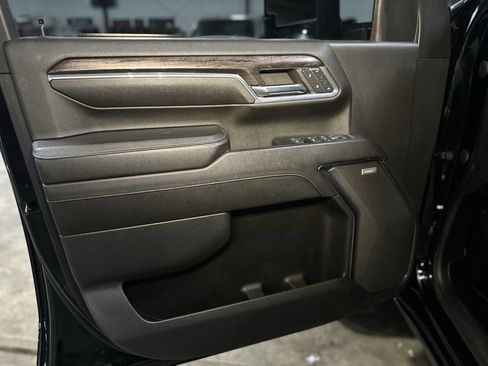 Used 2024 Chevrolet Silverado 2500 LTZ w/ LTZ Convenience Package image 28