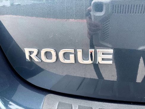 Used 2013 Nissan Rogue SV w/ Premium Pkg image 9
