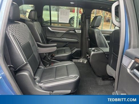 Used 2025 GMC Acadia Denali w/ Super Cruise Package image 18