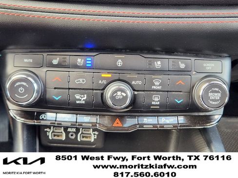 Used 2024 Dodge Durango GT AWD/4WD image 17