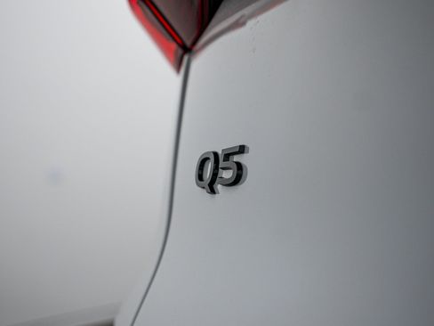 Used 2025 Audi Q5 Premium Plus w/ Premium Plus AWD/4WD image 20