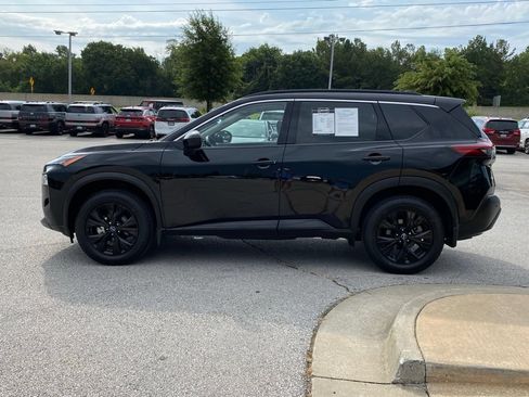 Used 2023 Nissan Rogue SV w/ SV Premium B Package FWD image 4