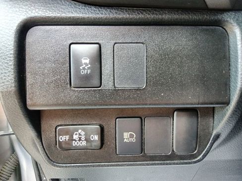 Used 2021 Toyota Tacoma SR5 w/ Technology Package AWD/4WD image 17