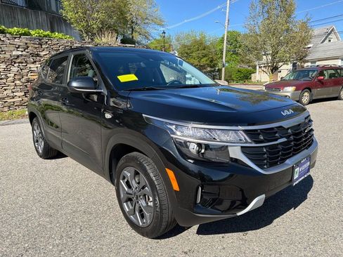 Certified 2024 Kia Seltos LX AWD/4WD image 8