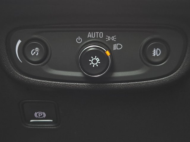 Used 2022 GMC Terrain AT4 w/ Infotainment Package II AWD/4WD image 27