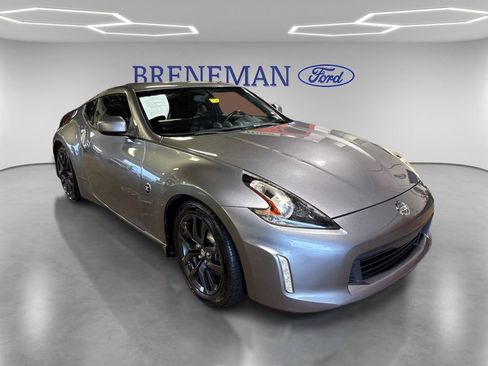 Used 2020 Nissan 370Z Coupe RWD image 3
