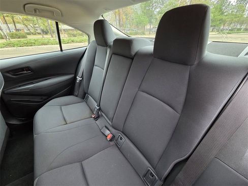 Used 2023 Toyota Corolla LE image 19