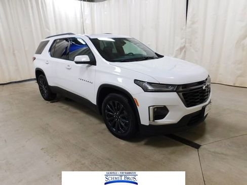 Used 2023 Chevrolet Traverse RS image 1