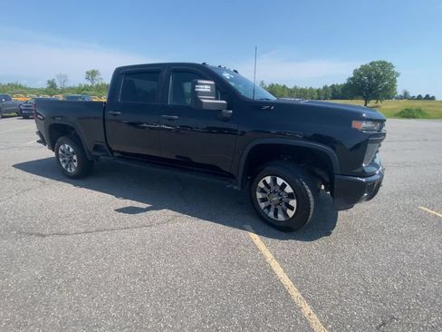 Used 2024 Chevrolet Silverado 2500 Custom w/ Custom Value Package AWD/4WD image 2