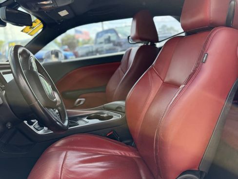 Used 2015 Dodge Challenger SXT Plus w/ Technology Group RWD image 14