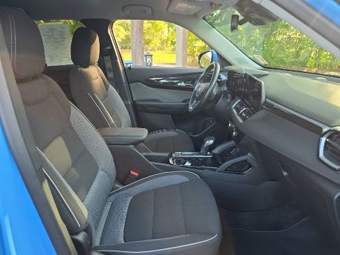 Used 2024 Chevrolet TrailBlazer LT w/ Convenience Package FWD image 15