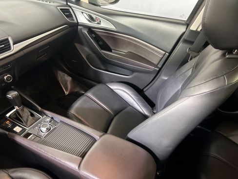 Used 2018 MAZDA MAZDA3 Touring image 25