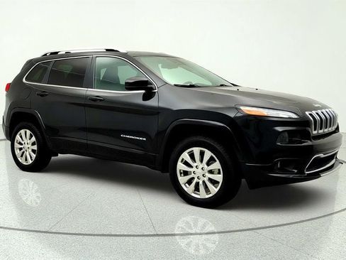 Used 2018 Jeep Cherokee Overland w/ Technology Group AWD/4WD image 3