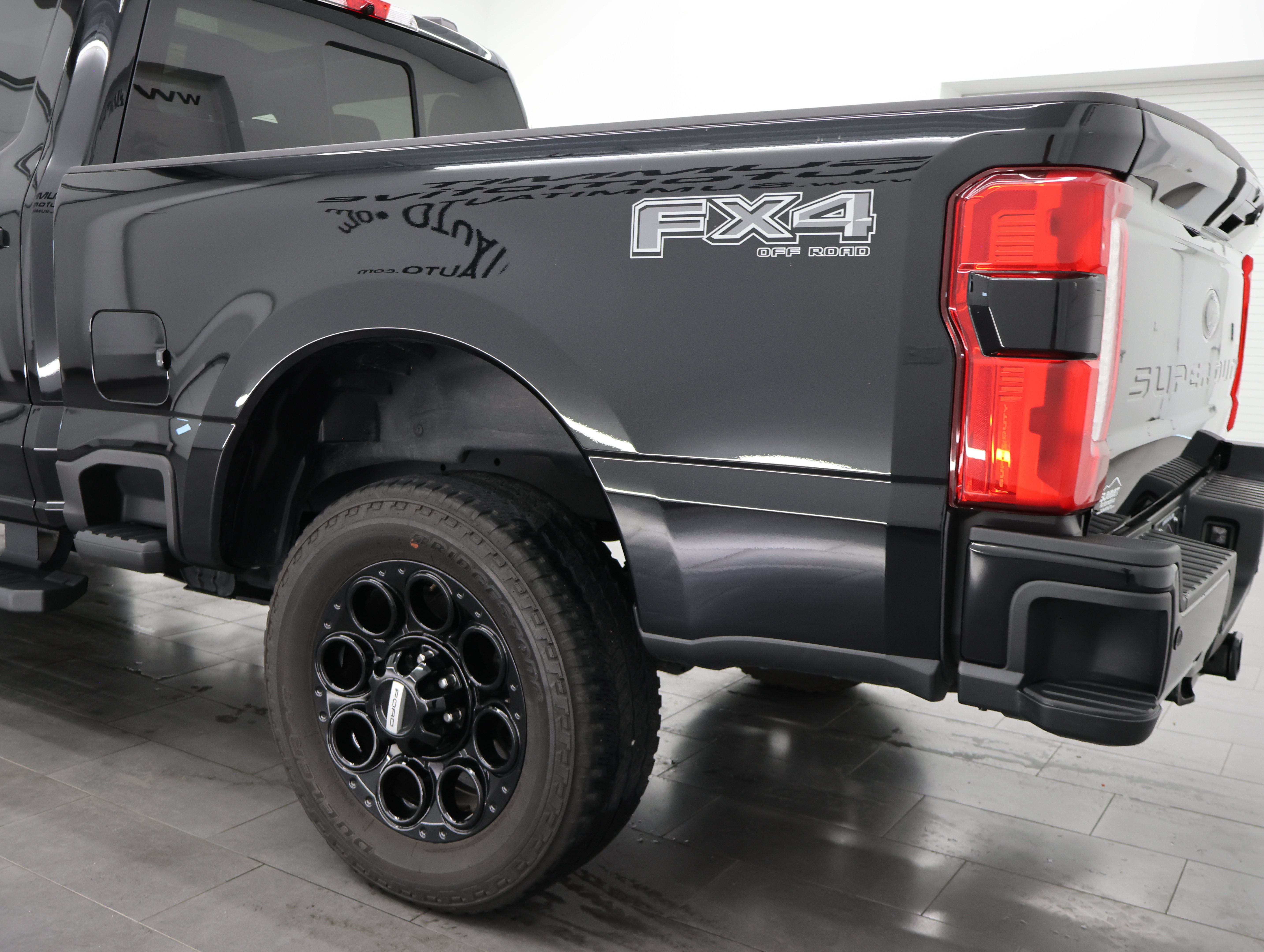 Used 2025 Ford F250 Lariat w/ Lariat Ultimate Package AWD/4WD image 36