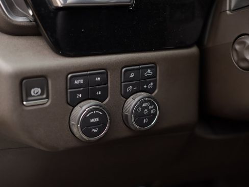 Used 2024 Chevrolet Silverado 1500 LTZ image 10