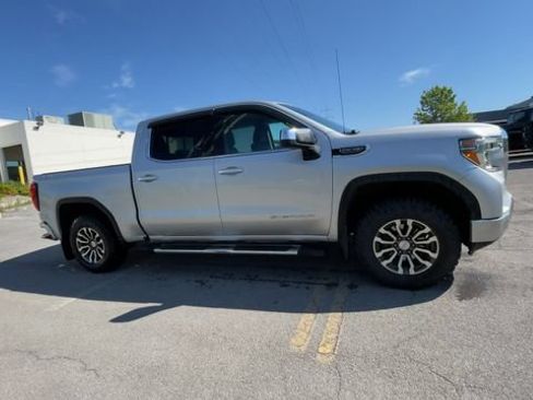 Used 2019 GMC Sierra 1500 SLE w/ SLE Value Package AWD/4WD image 2