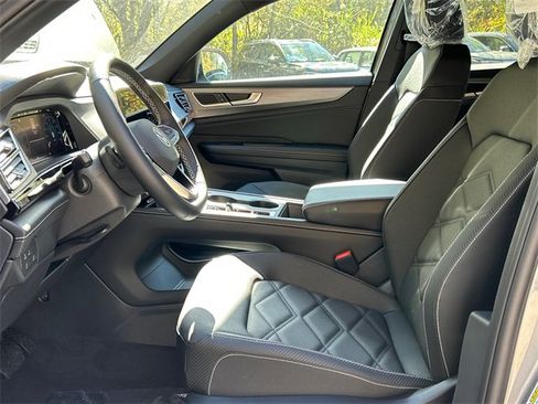 New 2026 Volkswagen Atlas Cross Sport SE image 10