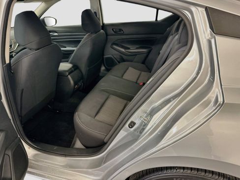 Used 2024 Nissan Altima 2.5 SV FWD image 28