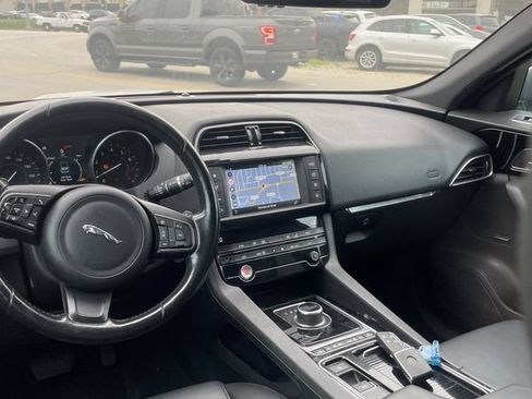 Used 2018 Jaguar F-PACE Premium AWD/4WD image 7