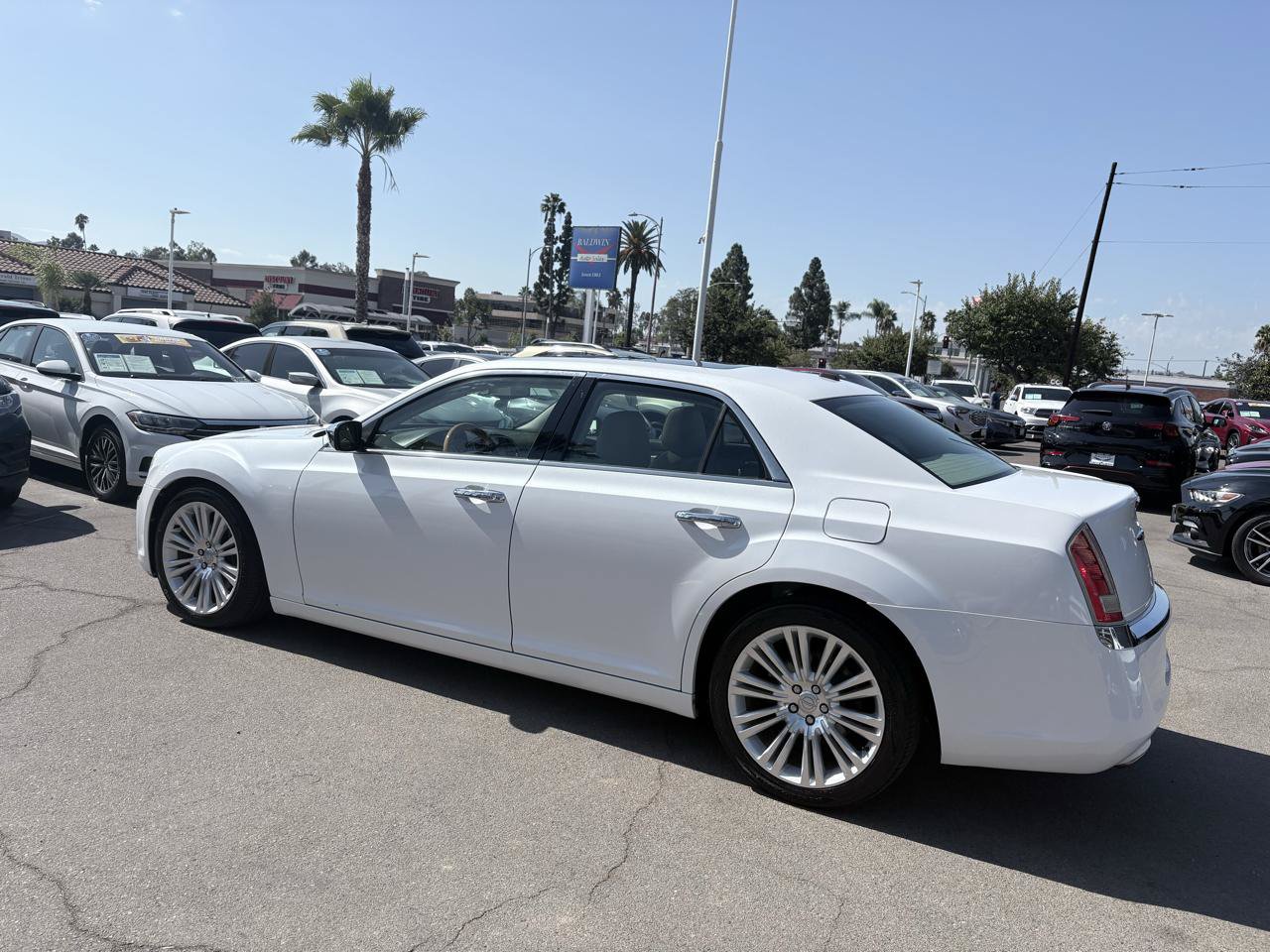 Used 2014 Chrysler 300 C w/ Harman/Kardon Audio Group RWD image 13