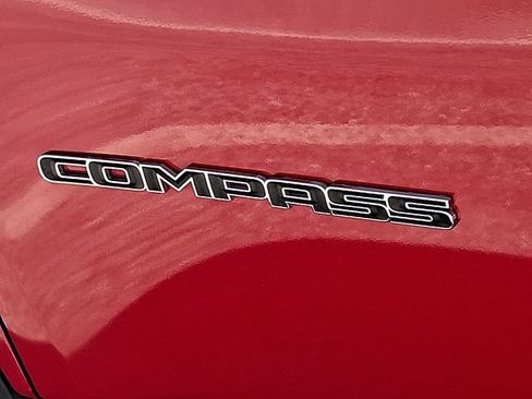 Used 2024 Jeep Compass Latitude AWD/4WD image 28