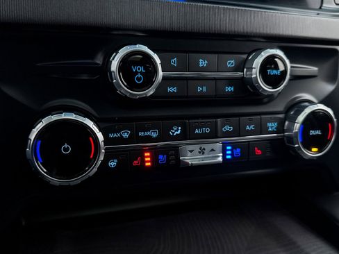 Used 2023 Ford F350 Platinum image 30