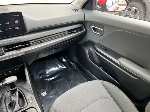 Used 2025 Kia K4 LXS image 32