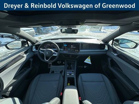 New 2026 Volkswagen Tiguan SE R-Line image 11