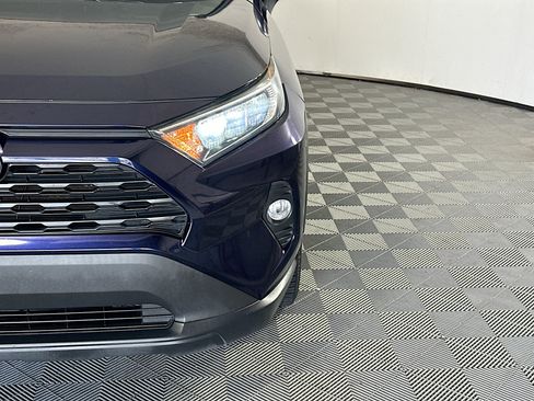 Used 2021 Toyota RAV4 XLE Premium FWD image 9