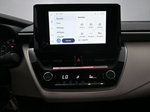 Used 2025 Toyota Corolla LE FWD image 8